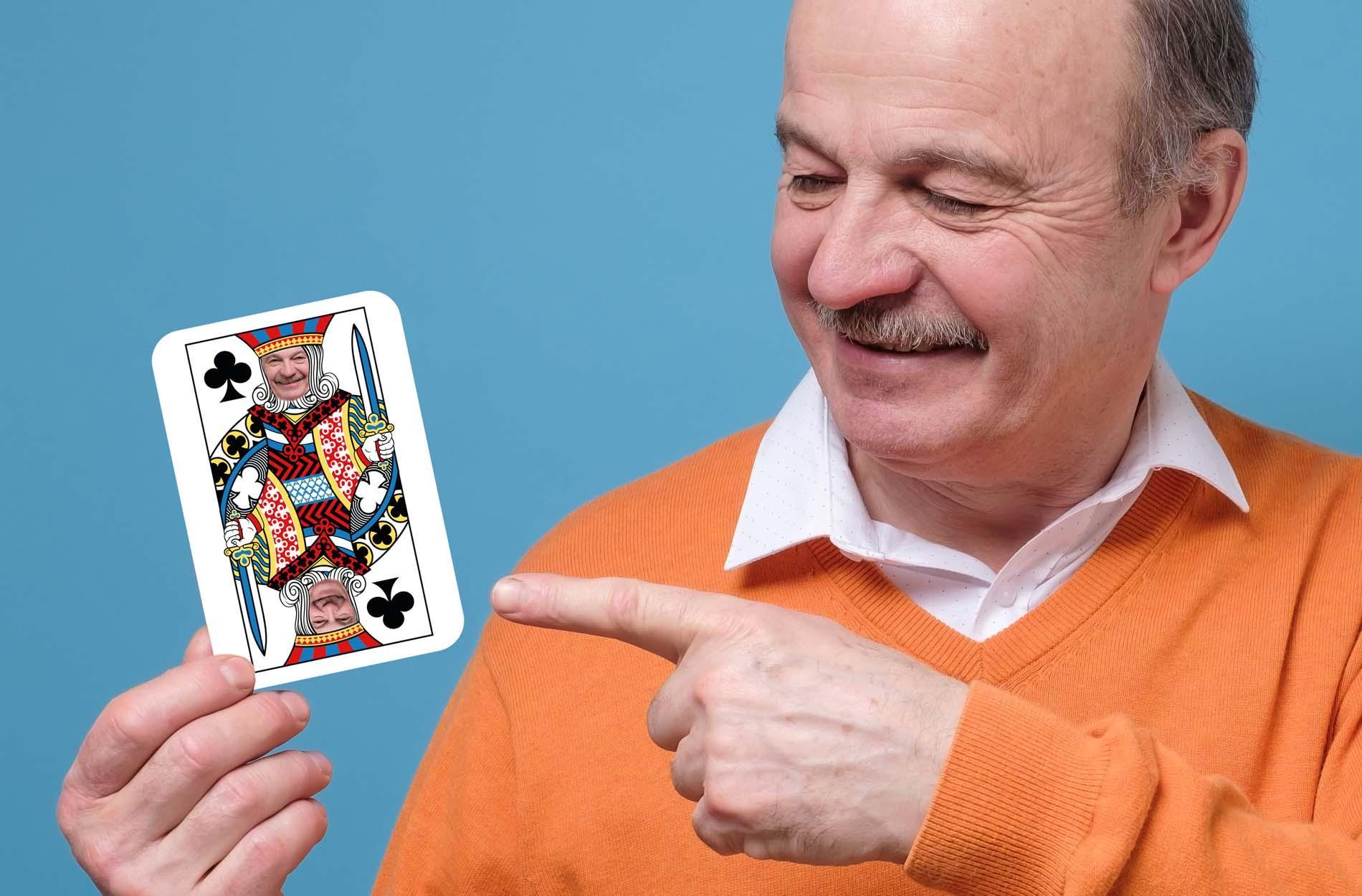 Poker- Spielkarten mit Gesichter in Kartenfiguren 